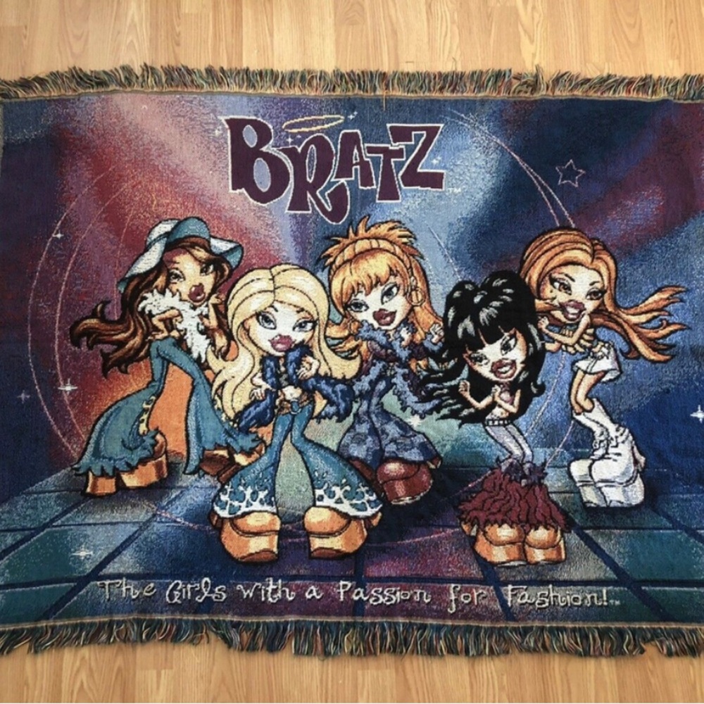 ISO BRATZ FASHION DOLLS 58”x 42” Woven Tapestry Fringe Throw Blanket 2003 Y2K